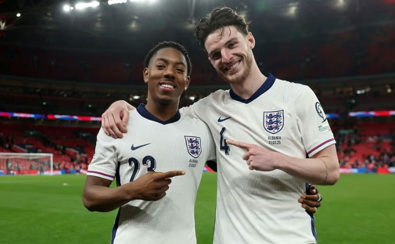 ​Declan Rice từng bị cười nhạo khi dự đoán Lewis-Skelly có thể đá chính cho tuyển Anh