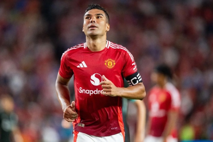 CĐV Man Utd bực tức đòi đẩy đi Casemiro
