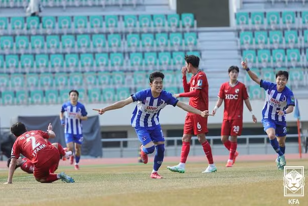 또또또 이변...K4 평창, K리그2 경남 3-0 격파! 부산교통공사(K3) 부산더비 승리