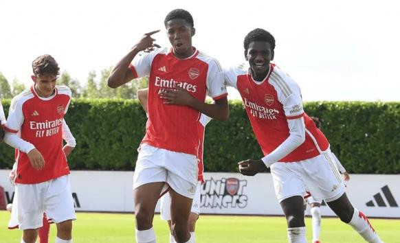 ​Arsenal đối mặt với câu hỏi lớn về phát triển cầu thủ trẻ sau vụ Chido Obi-Martin