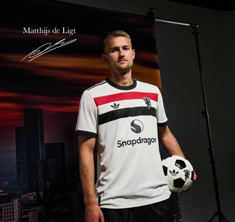 Manchester United Sign Bayern Munich Defender Matthijs de Ligt