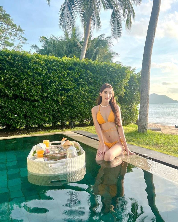 เบส รักษ์วนีย์ โต้โชว์เซ็กซี่ประชด ตงตง - โบ้ยถามฝ่ายชายยังเหลือของที่บ้านไหม ?