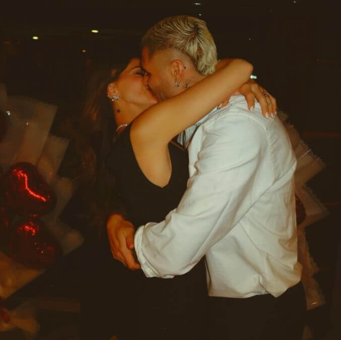 ​​Hạnh phúc quá 🥰 Icardi tổ chức tiệc sinh nhật cho vị hôn thê, khóa môi ngọt ngào trên du thuyền sang trọng