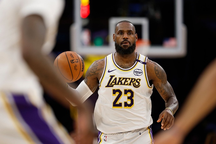 Photos: Media's 25 Most Influential Sports Figures of the New Century: LeBron James & Stephen Curry Top 2, Kobe #6
