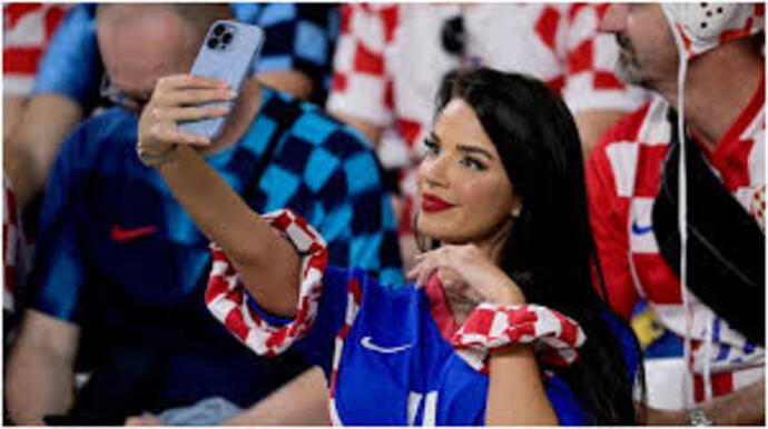 Beautiful Girl Fans in EURO2024