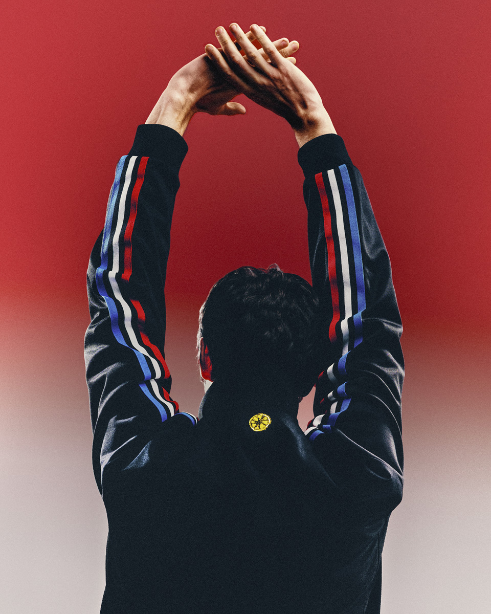 Adidas × Manchester United × Stone Roses loạt quần áo chung