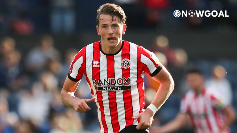 ​Fulham 'submit £25m offer' for Man United-linked midfielder