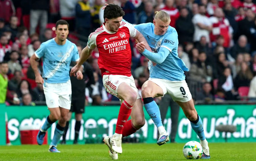 Thiếu 1 trận nhưng chỉ kém ngôi đầu 3 điểm! Man City 2-1 Arsenal, Haaland ấn định thắng lợi, Cherki và Havertz ghi bàn