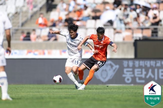 '김종민 해트트릭!' 충남아산, 서울E 3-0 완파...화성은 수원FC와 1-1 무승부