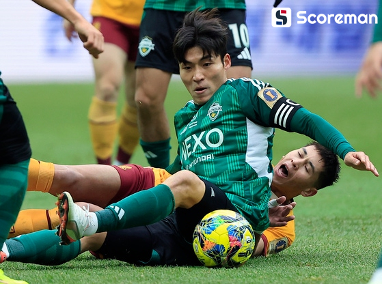 K리그1 챔피언 전북 '캡틴' 박진섭, 中 저장FC로 이적