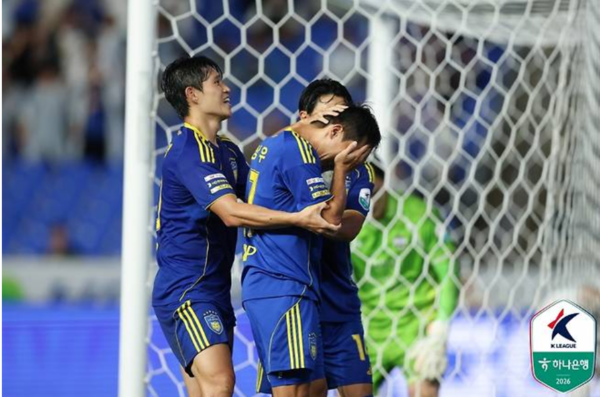 울산, 김천에 3-1 역전승... 3연패 끊고 2위 점프