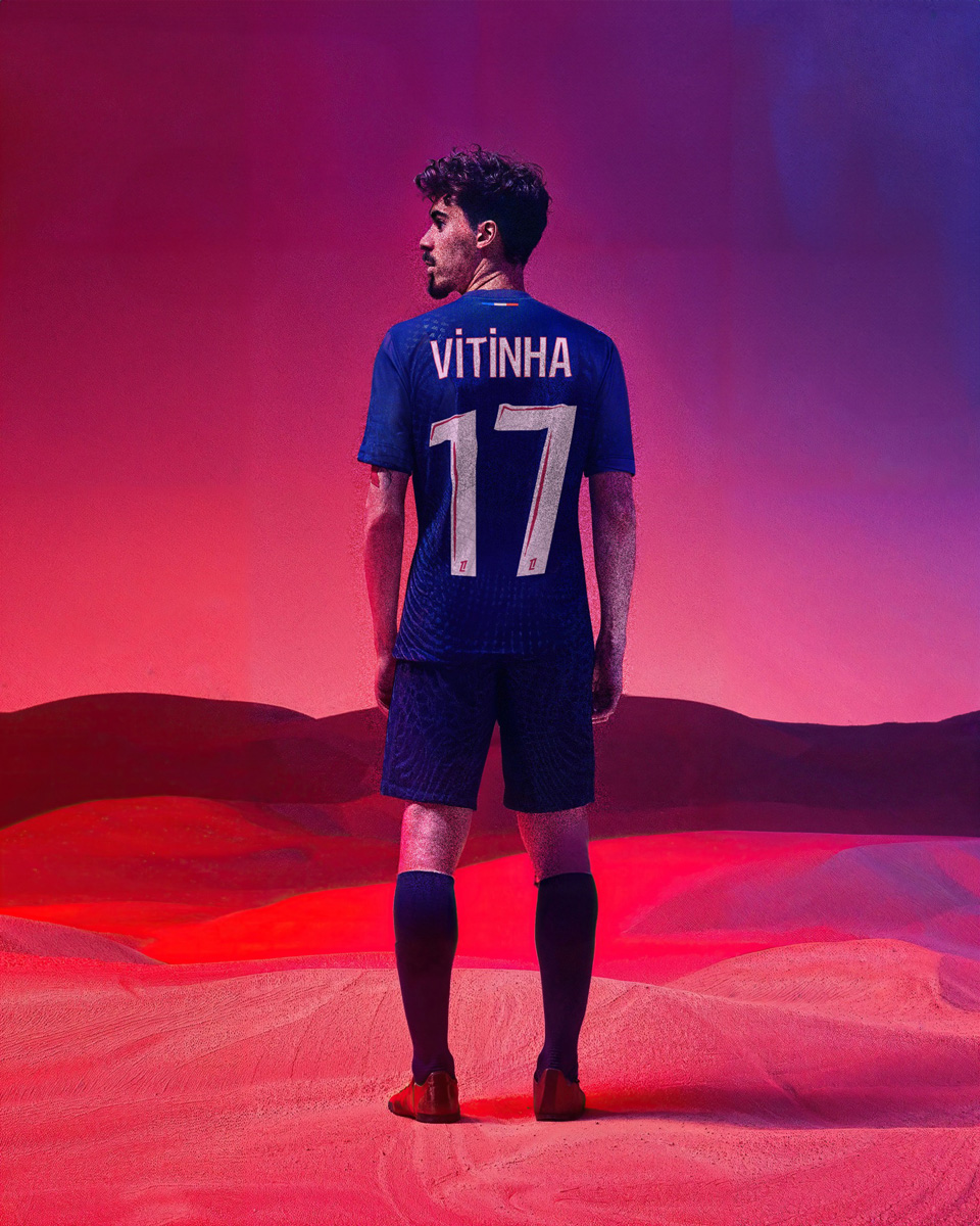 Áo đấu sân nhà của Paris Saint Germain 2024-25