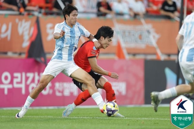 울산HD, 강원FC와 2-2 무승부... 공식전 10경기 연속 무승