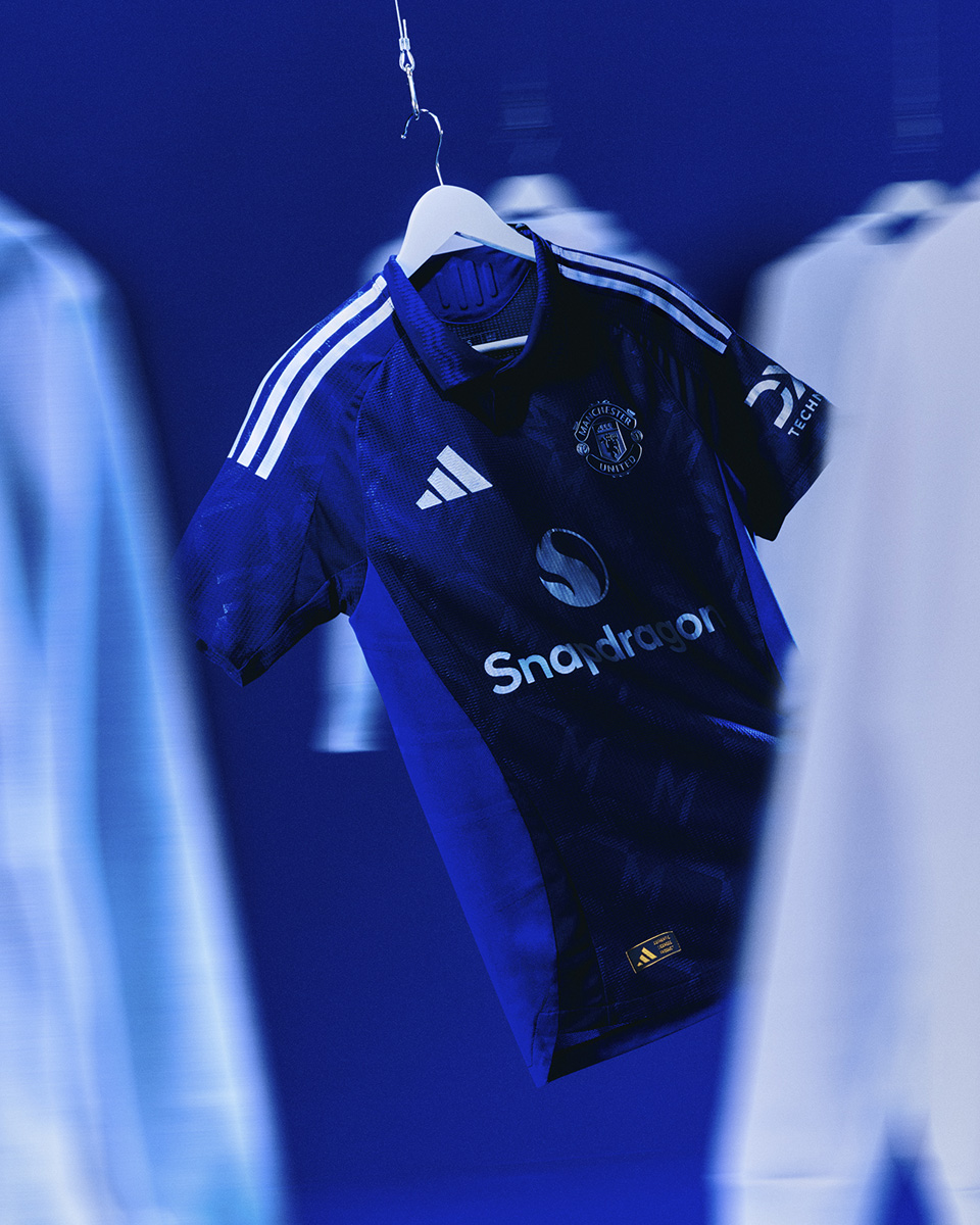 ​Áo đấu sân khách Manchester United cho mùa giải 2024-25