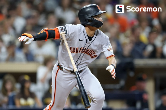 이정후, 10경기 연속 안타에 멀티 출루 …8월 타율 0.338