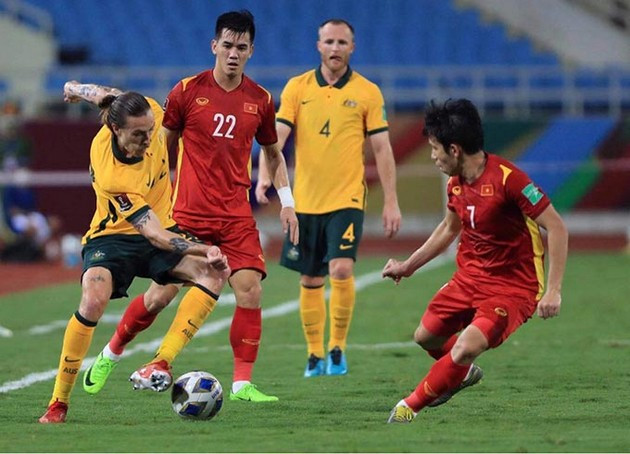 Nỗi ám ảnh của ông Troussier hiện về với HLV Kim Sang-sik