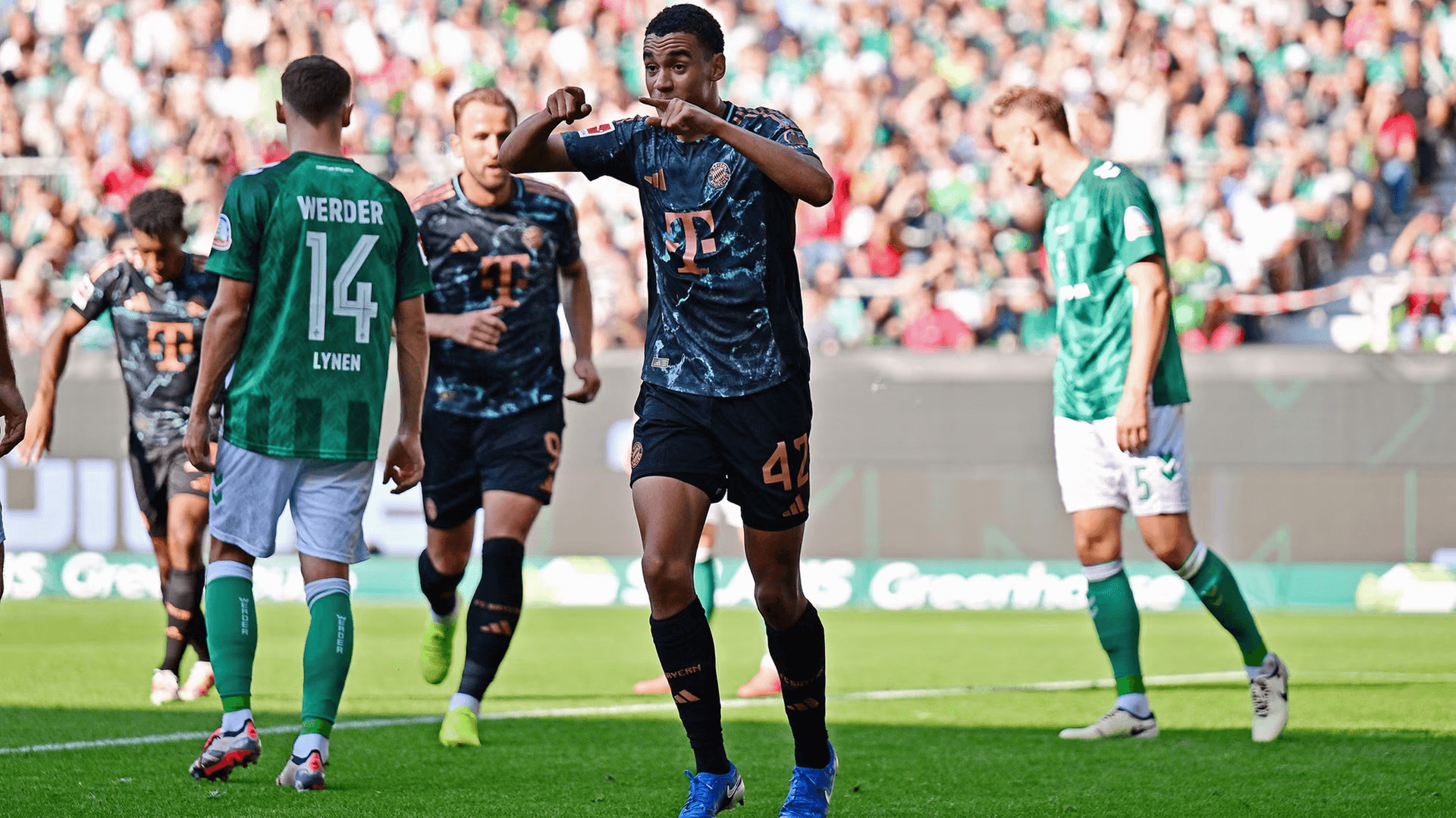 Kết quả VĐQG Đức: Werder Bremen 0-5 Bayern Munich