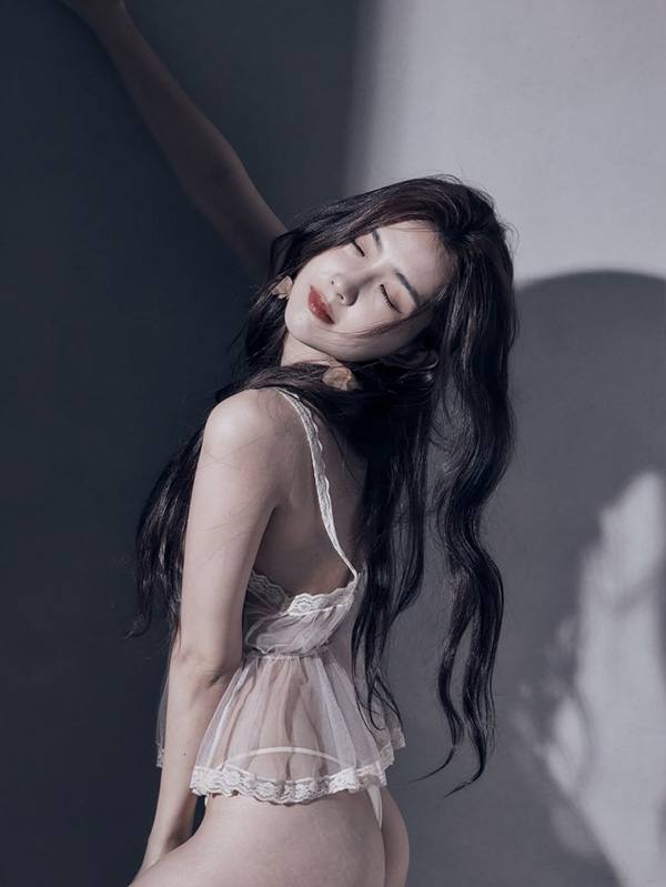 เบียร์ เดอะวอยซ์ เสิร์ฟภาพจากโฟโต้บุ๊ก ลุคเซ็กซี่ขยี้ใจปนแซ่บ ทำโซเชียลแทบลุกเป็นไฟ