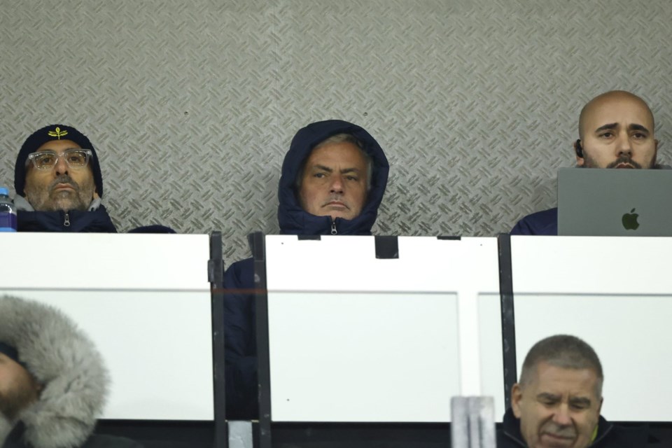 Jose Mourinho Dikenai Larangan Satu Pertandingan dan Denda Setelah Mengkritik Liga Turki