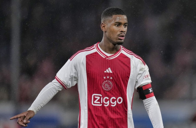 Romano: Chelsea tiếp tục thảo luận về việc chuyển nhượng Harto với Ajax, cầu thủ này cho biết anh chỉ muốn đến The Blues