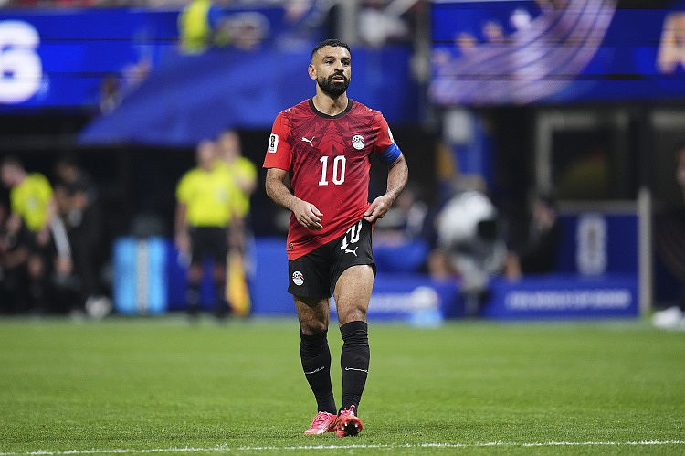 Báo Qatar: Salah muốn lương cao hơn Mane 40 triệu euro, nhưng Al-Ittihad không chịu chi