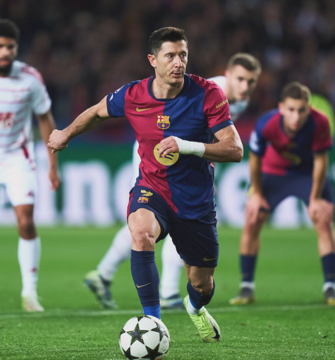 100 Champions League goals for Robert Lewandowski. Legend of the game! ✨🇵🇱