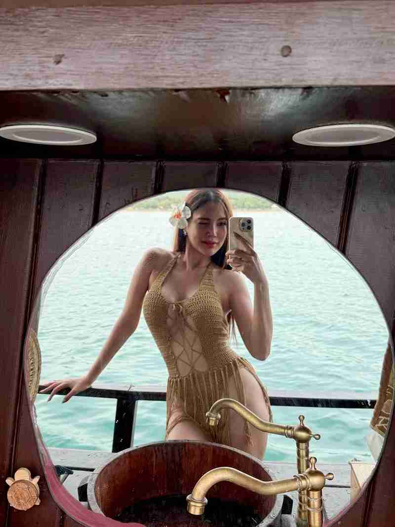 ปอแป้ง สุดารัตน์ ใส่ชุดตาข่ายสุดเซ็กซี่ ล่องเรือแบบแซ่บ ๆ