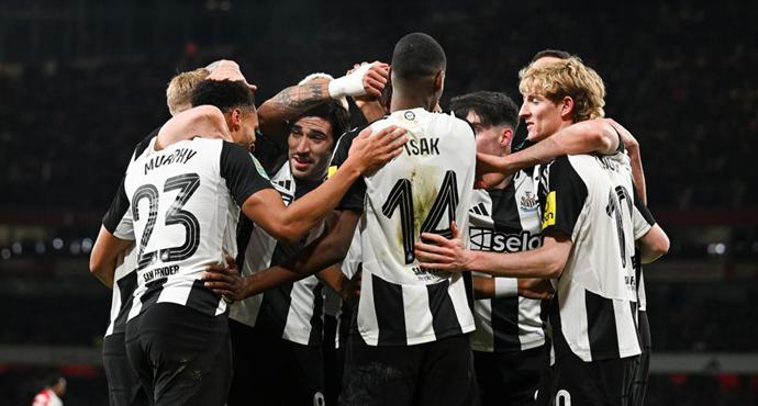 อีเอฟแอลคัพ - อิซัคทำประตู นิวคาสเซิลบุกเอาชนะอาร์เซนอล 2-0