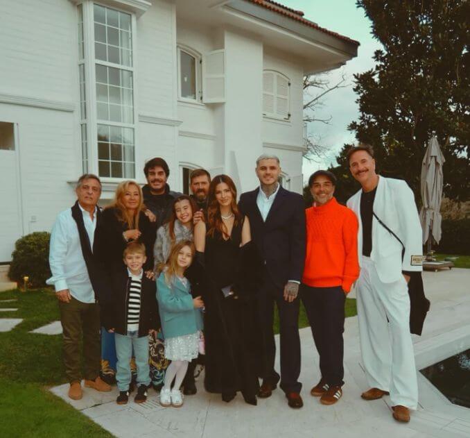 ​​Hạnh phúc quá 🥰 Icardi tổ chức tiệc sinh nhật cho vị hôn thê, khóa môi ngọt ngào trên du thuyền sang trọng