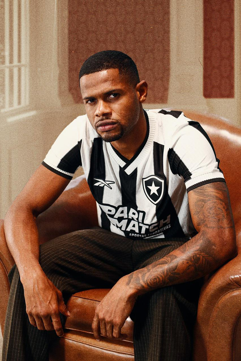 Áo sân nhà Botafogo mùa giải 2024