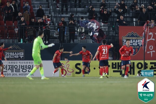 '10명 뛴' 김천, 후반 51분 고재현 극적 동점...광주와 1-1 무승부