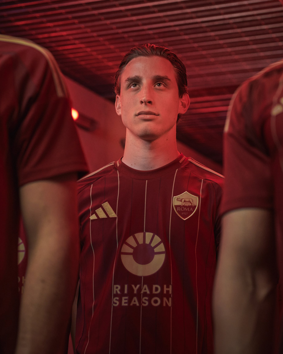 Áo đấu sân nhà Roma cho mùa giải 2024-25
