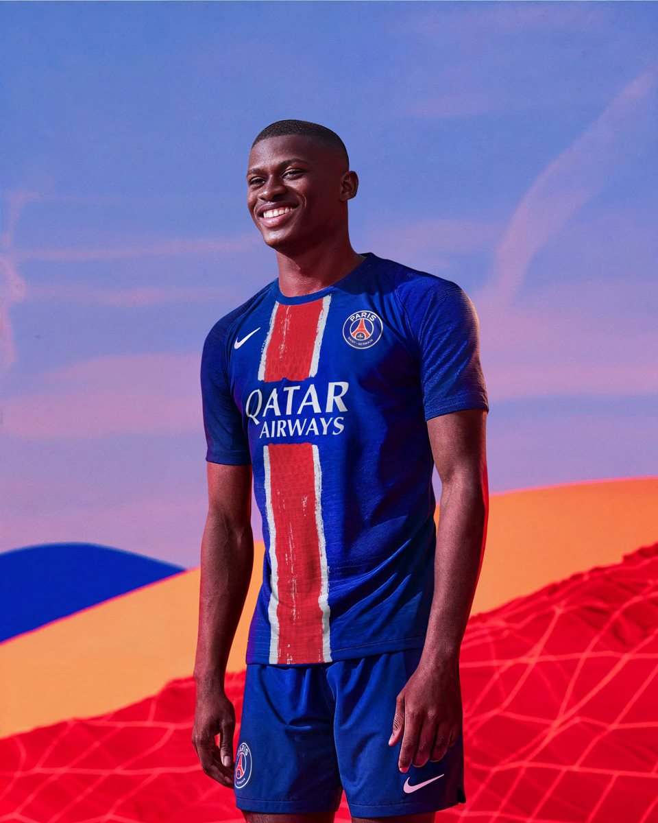 Áo đấu sân nhà của Paris Saint Germain 2024-25