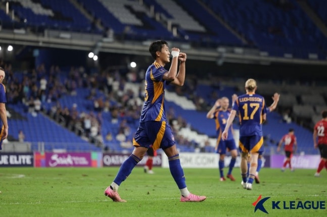 울산HD, ACLE서 청두룽청에 2-1 역전승...허율 극장 결승골