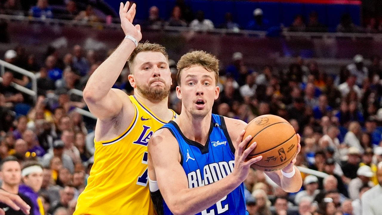 Lakers 106-118 Magic, nhận trận thua thứ 3 liên tiếp