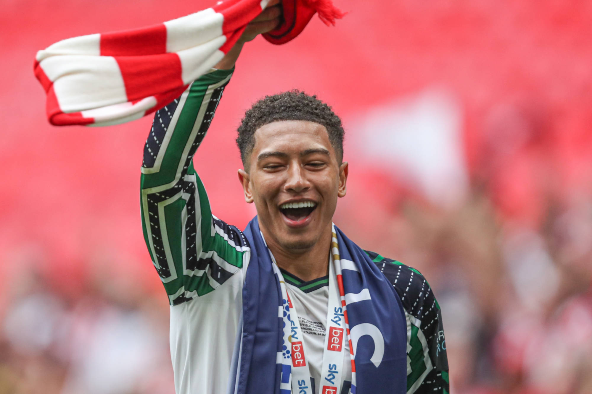 Jobe Bellingham 19 tuổi thăng hạng Premier League cùng Sunderland, là trụ cột của Sunderland với giá trị 22 triệu euro