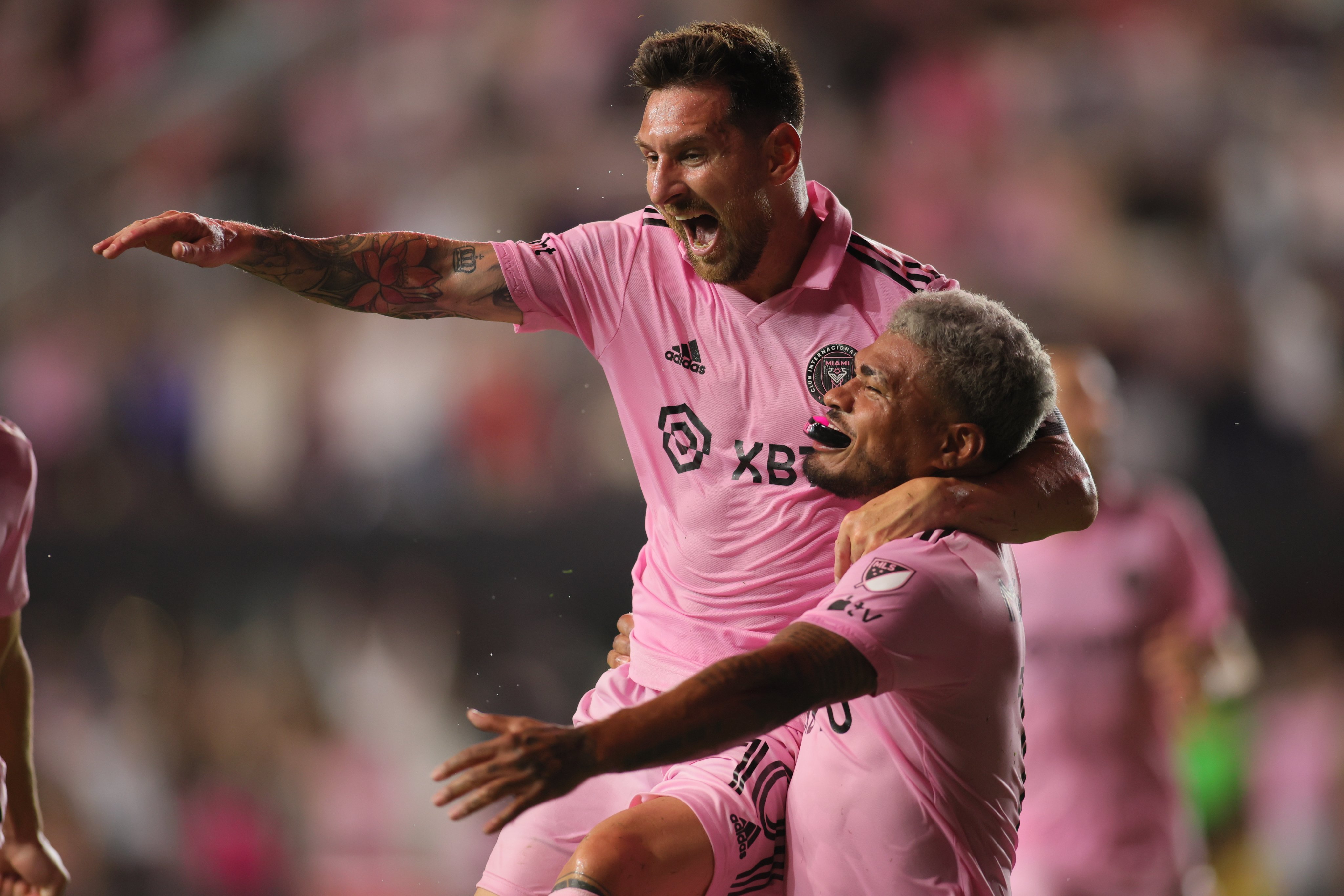 GOAL!!! Messi Scored Game-winning Goal in Miami Debut