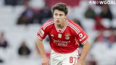 Manchester United is eager to sign Benfica midfielder João Neves