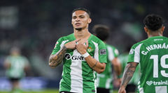 Antony tiếp tục vắng mặt, Ancelotti trao cơ hội cho hai tân binh