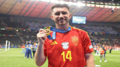 Al Nassr chốt giá bán Aymeric Laporte cho Arsenal
