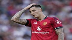 Saha: Sheshko sẽ phải vật lộn trên sân cho đến khi vấn đề ở hàng tiền vệ của Manchester United được giải quyết