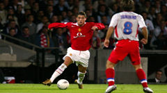 Sự khởi đầu của một huyền thoại! Ngày này 22 năm trước, Cristiano Ronaldo đã gia nhập Manchester United với giá 19 triệu euro và ghi được 145 bàn thắng trong sự nghiệp thi đấu cho Quỷ đỏ.