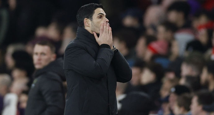 Arsenal để mất chiến thắng trước màn lội ngược dòng bất ngờ của Manchester United