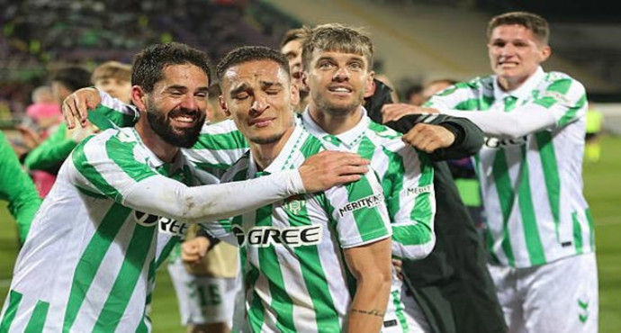 Anthony bật khóc sau khi Real Betis giành chiến thắng chung kết giải đấu