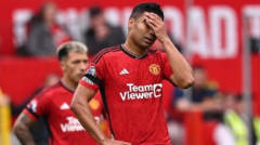 Manchester United trắng tay trên cả bốn đấu trường mùa này, và lập kỷ lục tệ nhất lịch sử Ngoại Hạng Anh