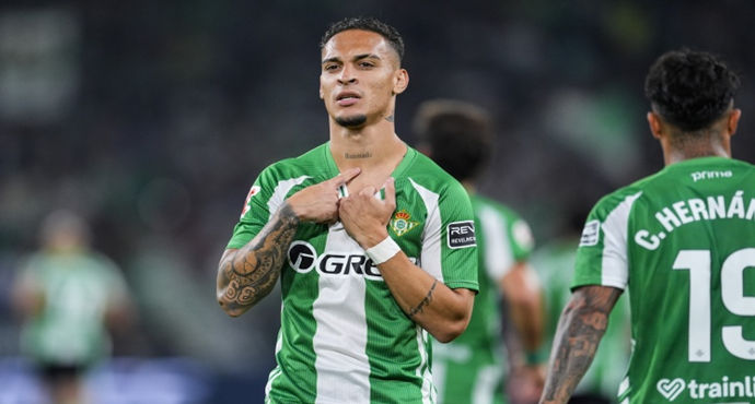 Antony tiếp tục vắng mặt, Ancelotti trao cơ hội cho hai tân binh