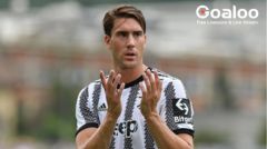 Barcelona Eyes Vlahović as Long-Term Lewandowski Replacement