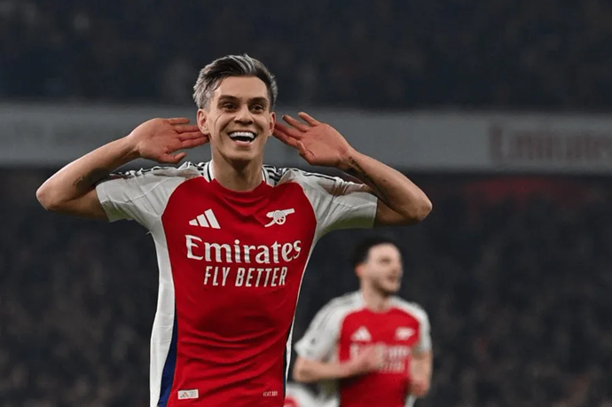 ​Romano: Arsenal Will Sign a Top Left-Winger After Trossard Leaves; Rogers Price Tag €130m