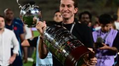 Flamengo Renews Contract with Coach Filipe Luís Until 2027