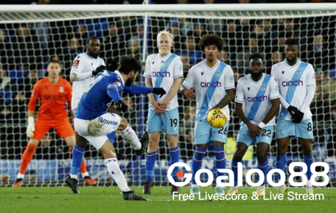 Everton beat Palace to reach FA Cup fourth round, Forest edge Blackpool
